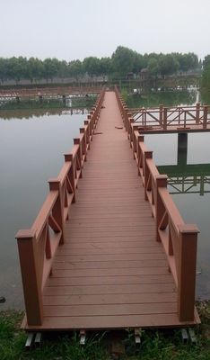 अनुकूलित सजावटी डब्ल्यूपीसी गेट पैनल लकड़ी प्लास्टिक मिश्रित बाड़ कीटरोधी