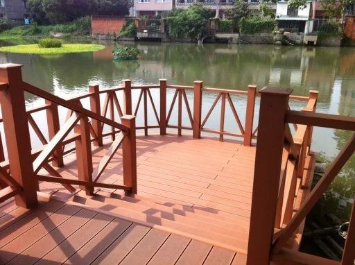 अनुकूलित सजावटी डब्ल्यूपीसी गेट पैनल लकड़ी प्लास्टिक मिश्रित बाड़ कीटरोधी