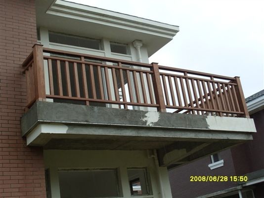 जल प्रतिरोधी WPC कम्पोजिट बाड़ लगाना WPC पैनल गेट के लिए अनुकूलन योग्य