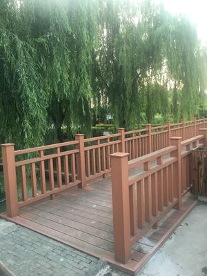 जल प्रतिरोधी WPC कम्पोजिट बाड़ लगाना WPC पैनल गेट के लिए अनुकूलन योग्य