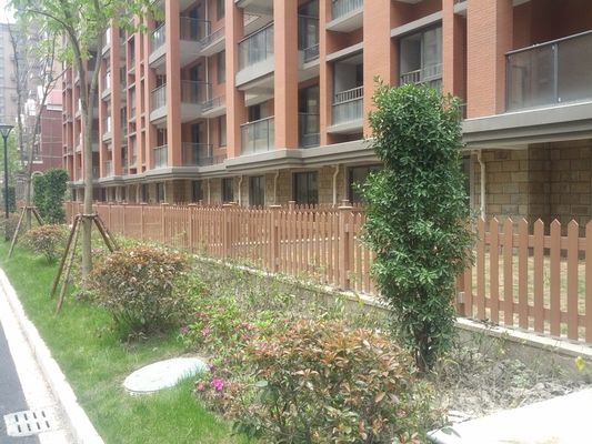 টেকসই বাগান WPC কম্পোজিট বেড়া সহজেই একত্রিত কাস্টমাইজযোগ্য