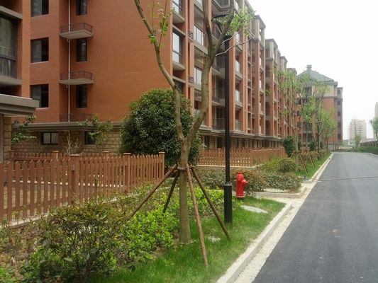 টেকসই বাগান WPC কম্পোজিট বেড়া সহজেই একত্রিত কাস্টমাইজযোগ্য