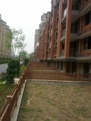 টেকসই বাগান WPC কম্পোজিট বেড়া সহজেই একত্রিত কাস্টমাইজযোগ্য