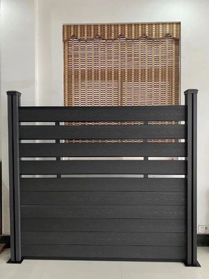 الحديقة الرملية WPC السور المركب القلب المجوف النمط الأوروبي