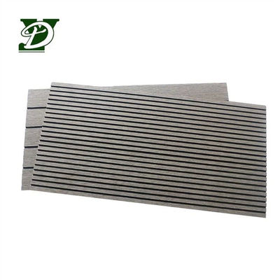 Pavimentazione in WPC per piscine e giardini