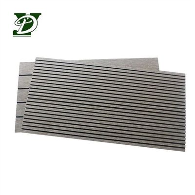 Pavimentazione in WPC moderna da esterno, cava, calpestabile a piedi nudi