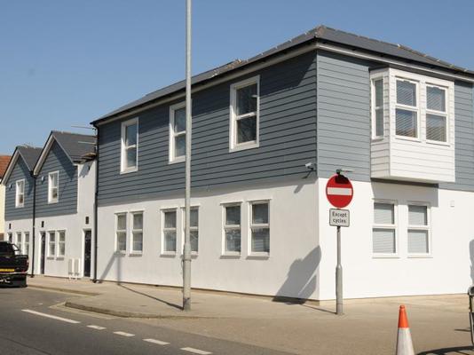 Desain Modern Tanpa Pengecatan Pelapis Dinding Eksterior WPC Tahan Air